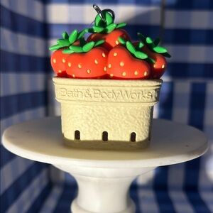 Bath & Body Works Strawberry Pocket-bac holder